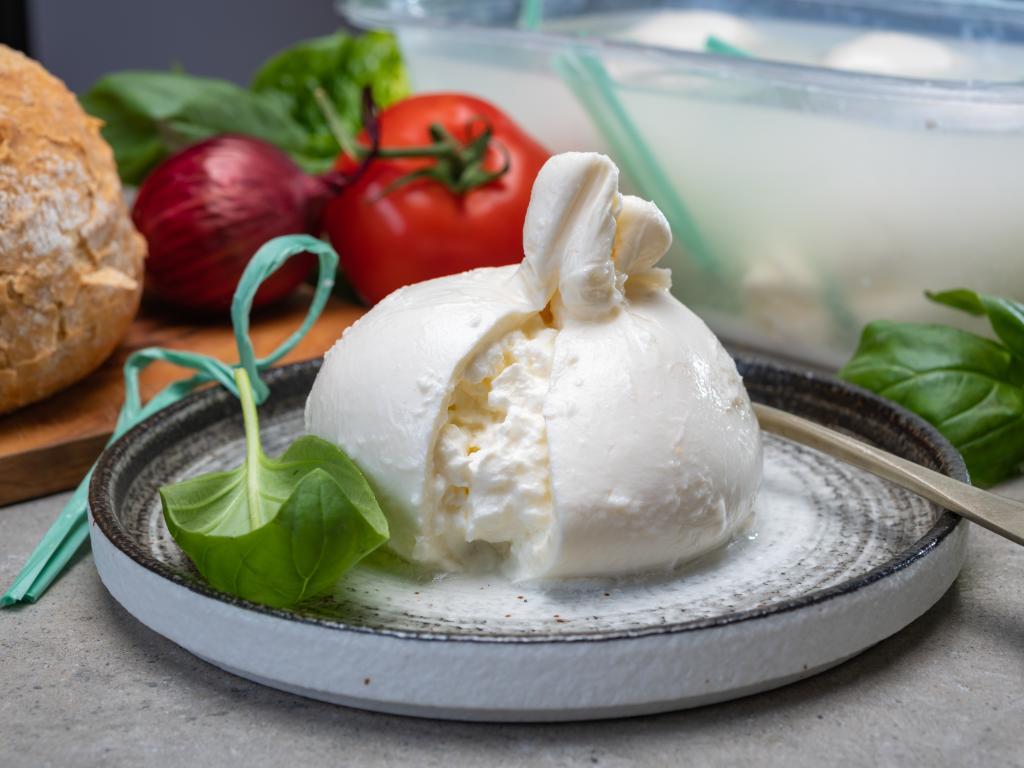 Mozzarella de búfala importado y distribuido por Negrini
